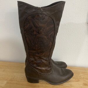 Sbicca Salem Tooled Embossed Faux Vegan Leather Brown Boots 8M